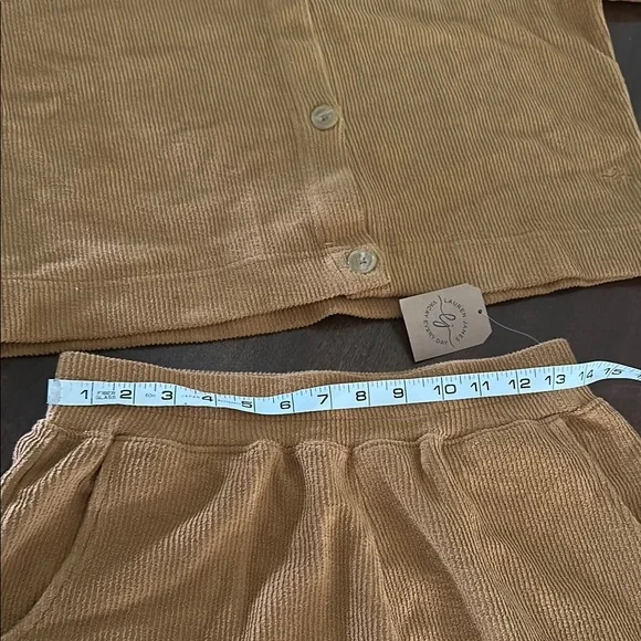 Button-Up Shirt and Shorts Set - Picture 8 of 9